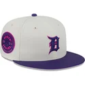 gorra-plana-beige-y-violeta-ajustada-59fifty-clr-dvlp-de-detroit-tigers-mlb-de-new-era