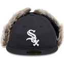 czarna-plaska-czapka-dopasowana-59fifty-z-zimowymi-nausznikami-chicago-white-sox-mlb-od-new-era