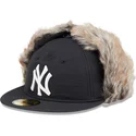 czarna-plaska-czapka-z-daszkiem-z-nausznikami-59fifty-new-york-yankees-mlb-new-era