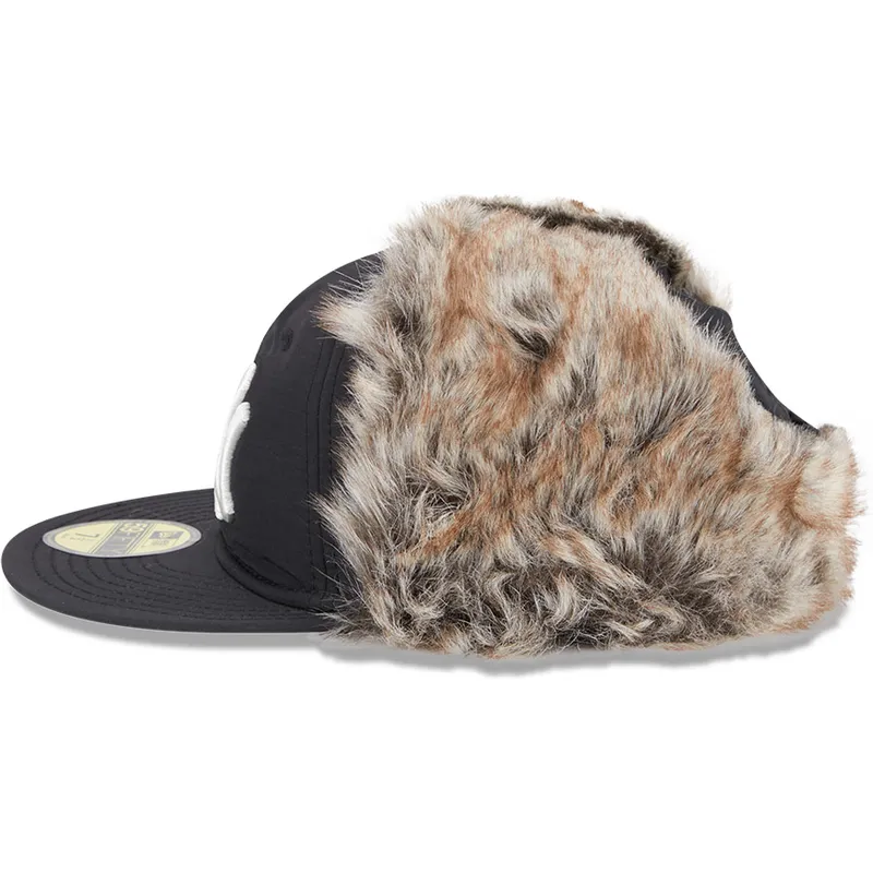 czarna-dopasowana-czapka-z-daszkiem-59fifty-winter-dog-ear-new-york-yankees-mlb-new-era