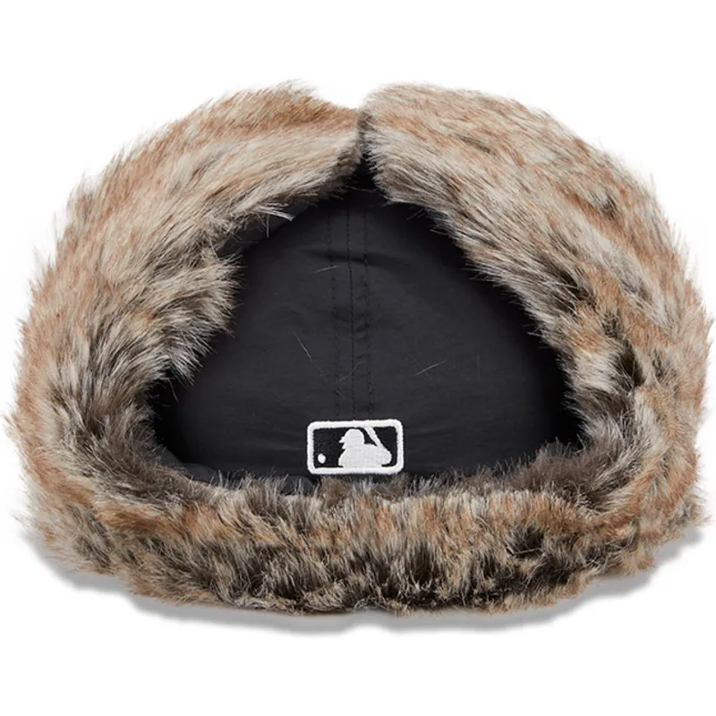 czarna-dopasowana-czapka-z-daszkiem-59fifty-winter-dog-ear-new-york-yankees-mlb-new-era