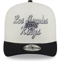 czapka-z-zakrzywionym-daszkiem-bezowo-czarna-snapback-9fifty-a-frame-chainstitch-los-angeles-kings-nhl-new-era