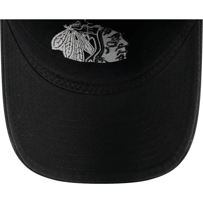 cap-islenkta-black-adjustable-strap-9twenty-stamp-chicago-blackhawks-nhl-new-era