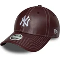 granatowa-czapka-z-zakrzywionym-daszkiem-regulowana-9forty-topstitch-pu-new-york-yankees-mlb-od-new-era
