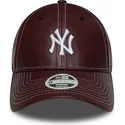 granatowa-czapka-z-zakrzywionym-daszkiem-regulowana-9forty-topstitch-pu-new-york-yankees-mlb-od-new-era