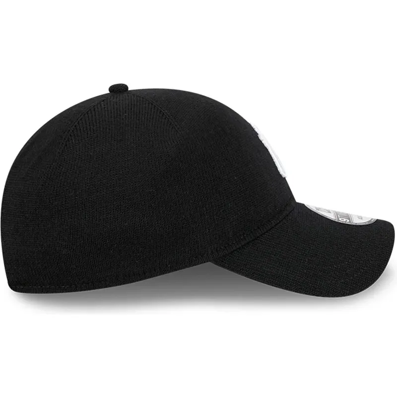 cap-islenkta-black-adjustable-strap-9twenty-merino-wool-yarn-new-york-yankees-mlb-new-era