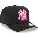 czarna-czapka-z-zakrzywionym-daszkiem-snapback-9fifty-a-frame-neon-new-york-yankees-mlb-od-new-era