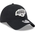 czarna-regulowana-czapka-z-zakrzywionym-daszkiem-9twenty-stamp-los-angeles-kings-nhl-od-new-era