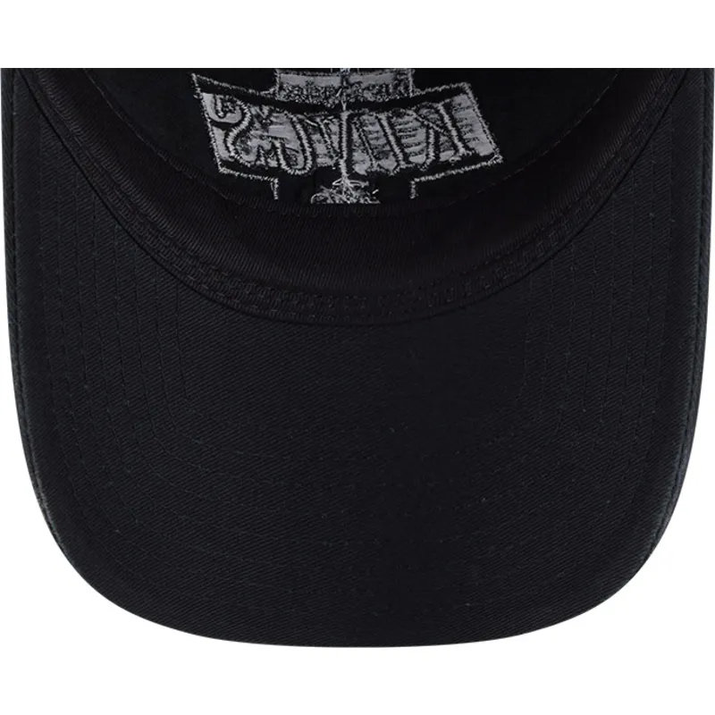 kepure-islenkta-juoda-reguliuojama-juostele-9twenty-stamp-los-angeles-kings-nhl-new-era