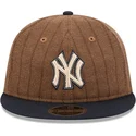 brazowa-i-granatowa-regulowana-czapka-z-daszkiem-9fifty-retro-crown-wool-pinstripe-new-york-yankees-mlb-new-era