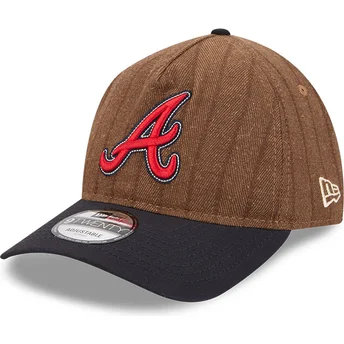 Regulowana czapka z daszkiem brązowo-granatowa 9TWENTY A Frame Wool Pinstripe Atlanta Braves MLB marki New Era