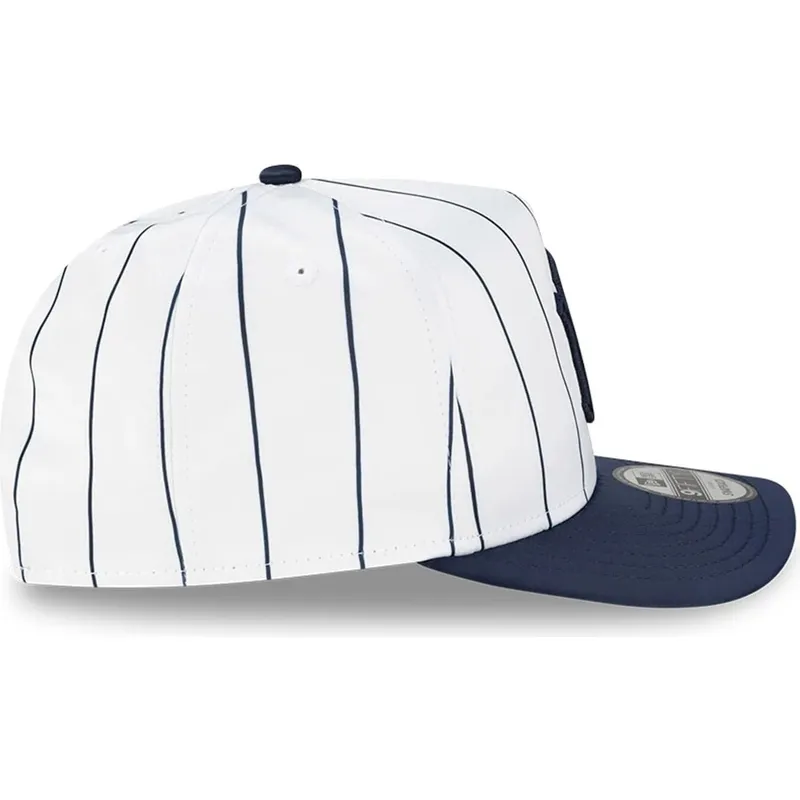 biala-i-granatowa-zakrzywiona-czapka-snapback-9fifty-a-frame-satin-pinstripe-new-york-yankees-mlb-new-era