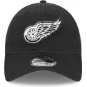 cap-islenkta-black-adjustable-strap-9twenty-stamp-detroit-red-wings-nhl-new-era