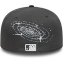 kepure-islenkta-pilka-priglundanti-59fifty-planet-icon-new-york-yankees-mlb-new-era