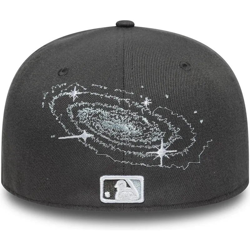 kepure-islenkta-pilka-priglundanti-59fifty-planet-icon-new-york-yankees-mlb-new-era