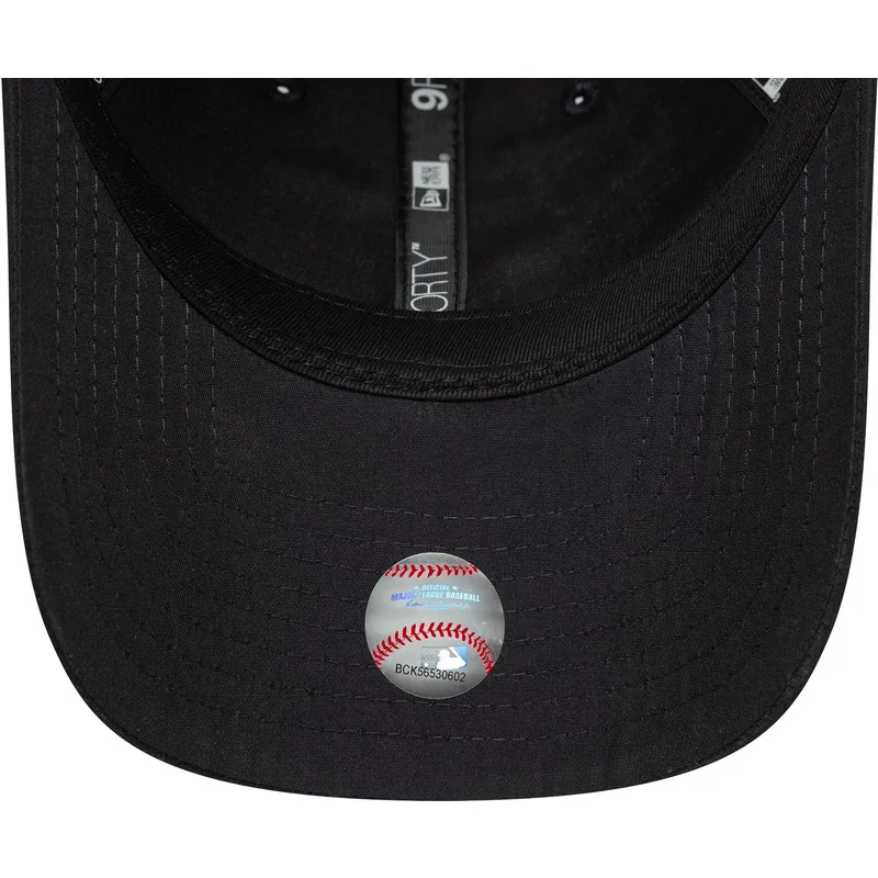 kepure-islenkta-tamsiai-melyna-reguliuojamas-9forty-pin-new-york-yankees-mlb-new-era