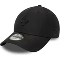 kepure-islenkta-juoda-reguliuojamas-9forty-pin-chicago-bulls-nba-new-era