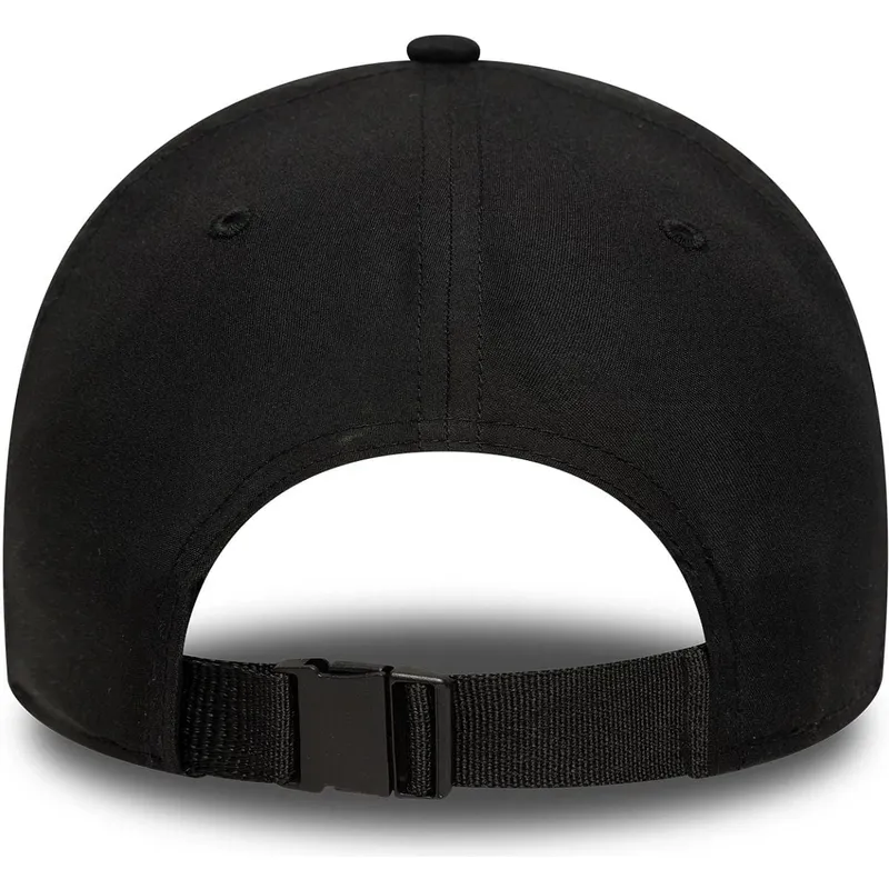 kepure-islenkta-juoda-reguliuojama-juostele-9forty-pin-chicago-bulls-nba-new-era