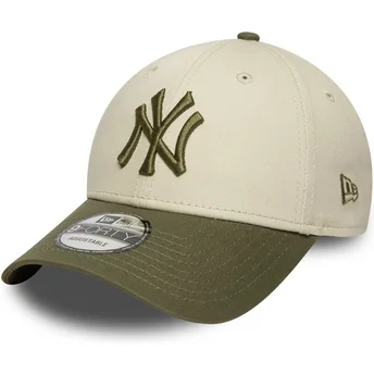 Beżowo-zielona czapka z daszkiem regulowana 9FORTY Side Patch New York Yankees MLB od New Era