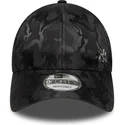 czarna-regulowana-czapka-z-zakrzywionym-daszkiem-w-stylu-moro-9forty-flawless-pin-new-york-yankees-mlb-od-new-era