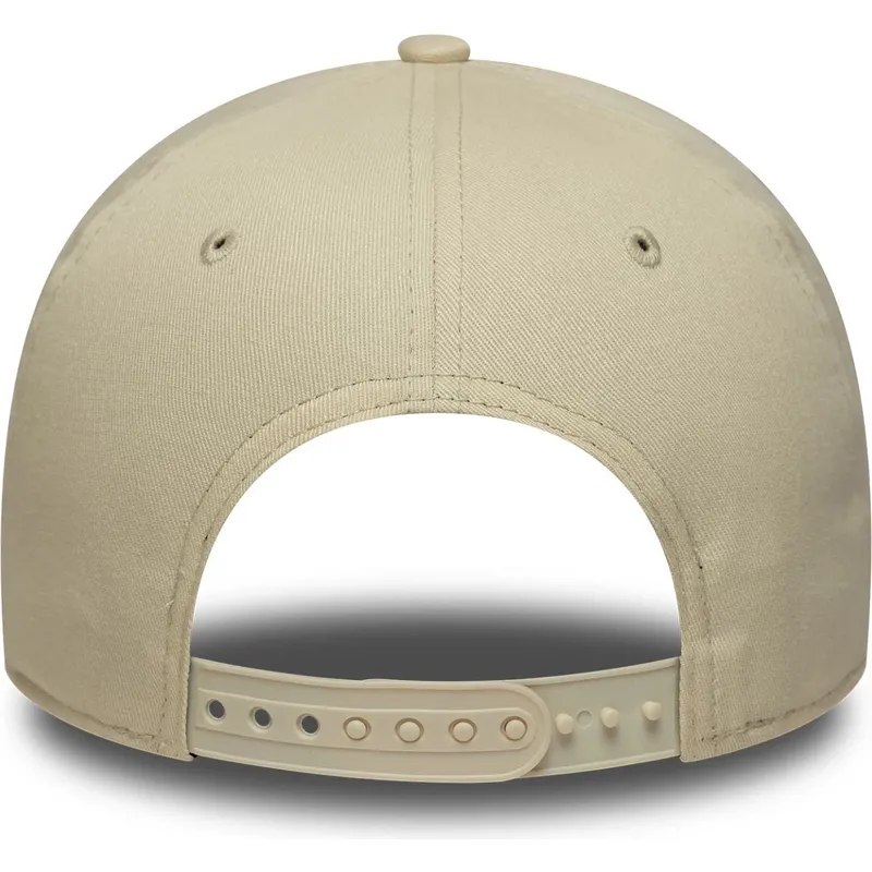 gorra-curva-beige-snapback-9forty-e-frame-side-patch-de-new-york-yankees-mlb-de-new-era