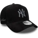 czarna-regulowana-czapka-z-daszkiem-9forty-e-frame-cord-new-york-yankees-mlb-new-era
