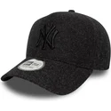 czarna-czapka-z-daszkiem-snapback-z-czarnym-logo-9forty-e-frame-melton-new-york-yankees-mlb-od-new-era