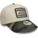 bezowa-i-kamuflazowa-czapka-z-daszkiem-snapback-9forty-e-frame-camo-patch-od-new-era