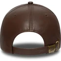 regulowana-brazowa-czapka-z-zakrzywionym-daszkiem-9forty-e-frame-img-leather-new-york-yankees-mlb-od-new-era
