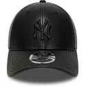 czarna-zakrzywiona-czapka-snapback-z-czarnym-logo-9forty-m-crown-pu-new-york-yankees-mlb-od-new-era
