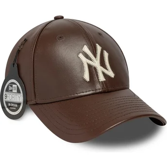 Regulowana brązowa czapka z zakrzywionym daszkiem 9FORTY M-Crown Img Leather New York Yankees MLB od New Era