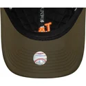 zielona-zakrzywiona-regulowana-czapka-z-pomaranczowym-logo-9twenty-quilted-los-angeles-dodgers-mlb-marki-new-era