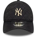 czarna-zakrzywiona-czapka-regulowana-z-bezowym-logo-9twenty-quilted-new-york-yankees-mlb-new-era