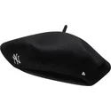 czarna-damska-beretka-pin-wool-beret-new-york-yankees-mlb-od-new-era