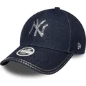 regulowana-granatowa-czapka-z-daszkiem-dla-kobiet-9forty-sequin-denim-new-york-yankees-mlb-od-new-era