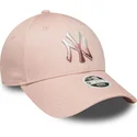 rozowa-regulowana-czapka-z-daszkiem-dla-kobiet-9forty-z-metalicznym-logo-new-york-yankees-mlb-od-new-era