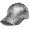 kepure-islenkta-sidabrinis-reguliuojamas-plateada-9forty-metallic-new-york-yankees-mlb-new-era