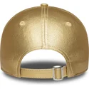 zlota-regulowana-czapka-z-zakrzywionym-daszkiem-dla-kobiet-9forty-metallic-new-york-yankees-mlb-new-era