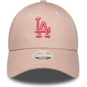 rozowa-regulowana-czapka-z-zakrzywionym-daszkiem-dla-kobiet-z-rozowym-logo-9forty-league-essential-los-angeles-dodgers-mlb-od-ne