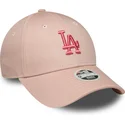 rozowa-zakrzywiona-czapka-z-daszkiem-dla-kobiet-z-rozowym-logo-9forty-league-essential-los-angeles-dodgers-mlb-od-new-era