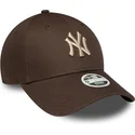cap-islenkta-brown-adjustable-strap-9forty-league-essential-new-york-yankees-mlb-new-era