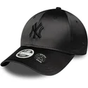 damska-czarna-regulowana-czapka-z-zakrzywionym-daszkiem-z-czarnym-logo-9forty-satin-bow-back-new-york-yankees-mlb-od-new-era