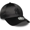 damska-czarna-regulowana-czapka-z-zakrzywionym-daszkiem-z-czarnym-logo-9forty-satin-bow-back-new-york-yankees-mlb-od-new-era