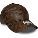 regulowana-brazowa-czapka-z-daszkiem-dla-kobiet-z-brazowym-logo-9twenty-worn-pu-new-york-yankees-mlb-od-new-era