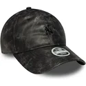 czarna-zakrzywiona-regulowana-czapka-damska-z-czarnym-logo-9twenty-worn-pu-new-york-yankees-mlb-od-new-era