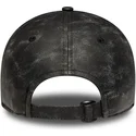 czarna-zakrzywiona-regulowana-czapka-damska-z-czarnym-logo-9twenty-worn-pu-new-york-yankees-mlb-od-new-era