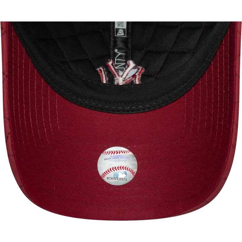 kepure-islenkta-raudona-reguliuojamas-9twenty-padded-new-york-yankees-mlb-new-era