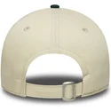 gorra-curva-beige-y-verde-ajustable-para-nino-9twenty-mascot-de-new-era
