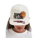 czapka-z-plaskim-daszkiem-bezowa-snapback-respect-the-game-slogan-od-and1