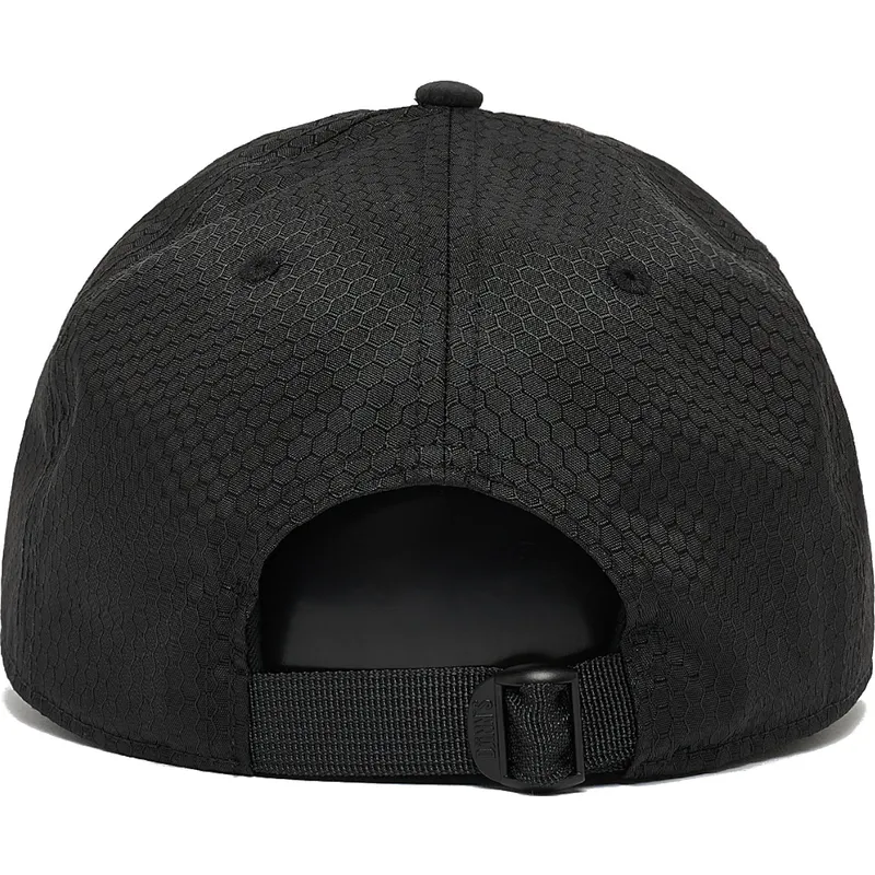 cap-islenkta-black-adjustable-strap-djinns